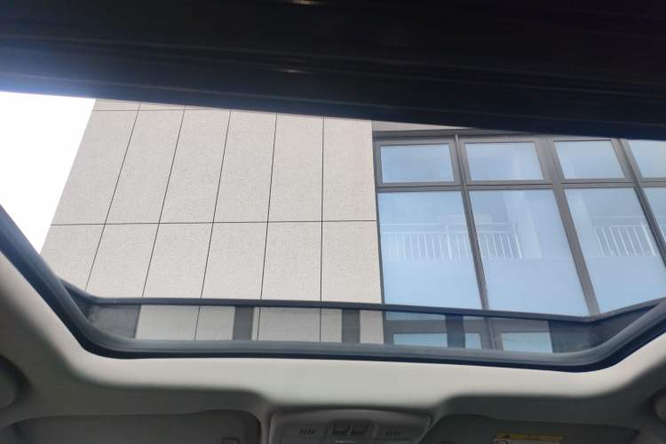 Used Buick Envision 2018 20T Two-Wheel-Drive Elite Model Headliner