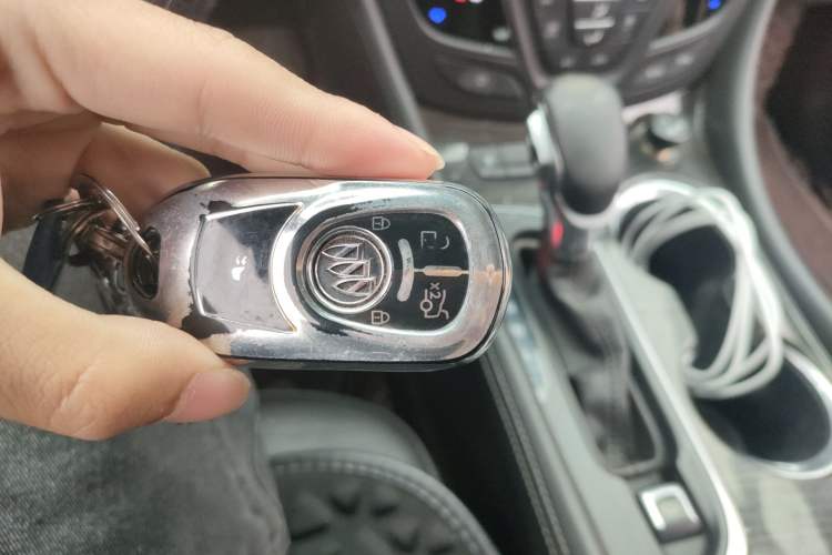 Used Buick Envision 2018 20T Two-Wheel-Drive Elite Model Interior 1