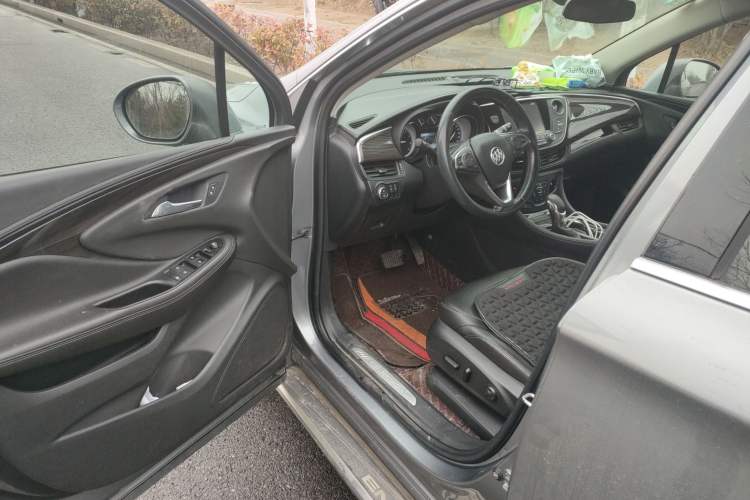 Used Buick Envision 2018 20T Two-Wheel-Drive Elite Model Interior 3