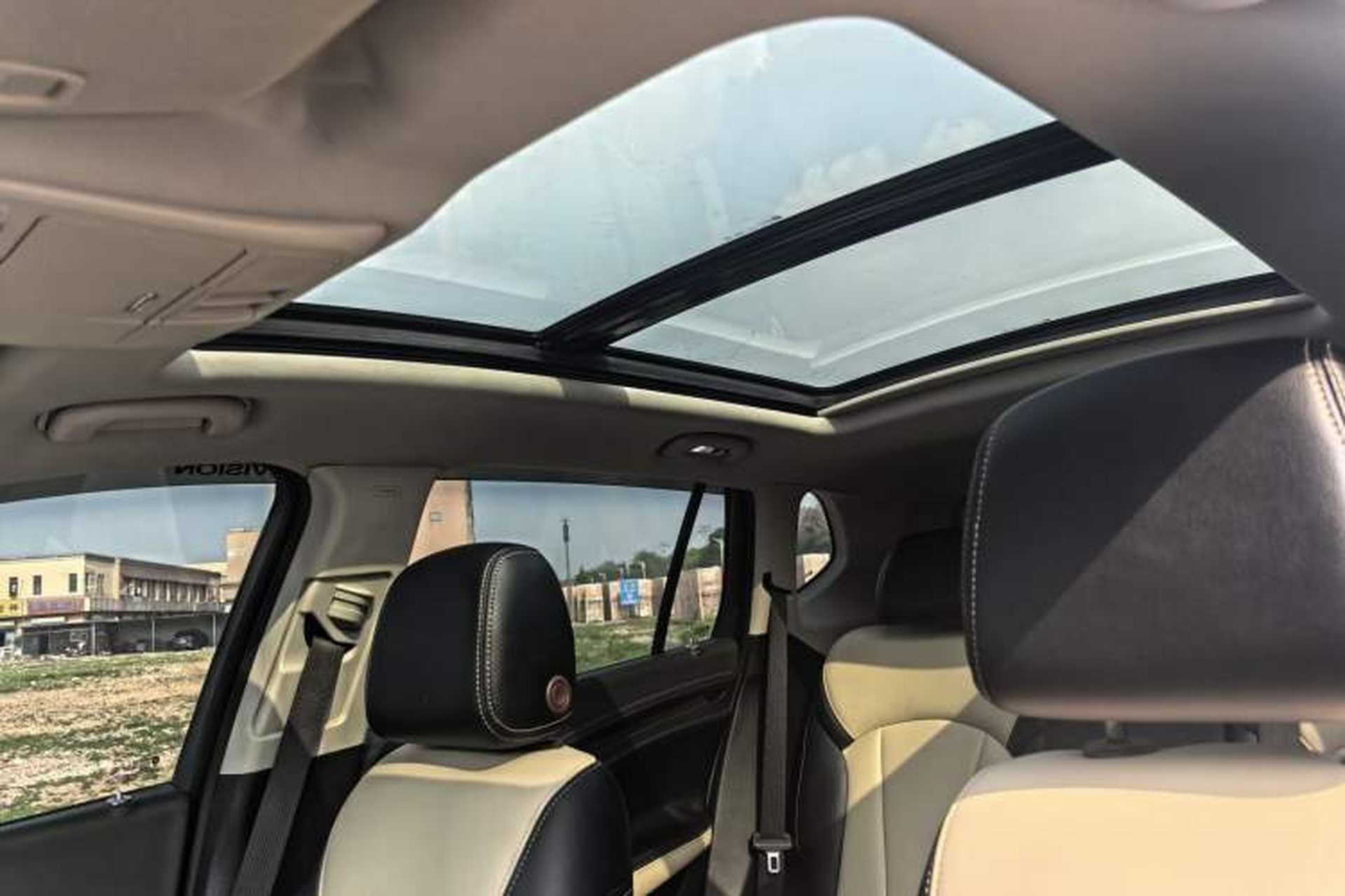 Used Buick Envision 2018 28T Four-Wheel Drive Luxury Model Interior 3