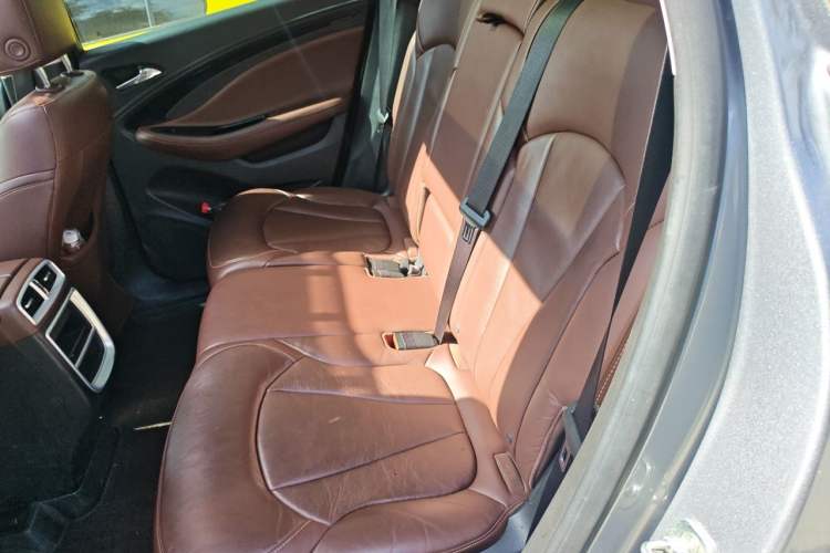 Used Buick Envision 2018 28T Four-Wheel Drive Luxury Model Left Rear Seat