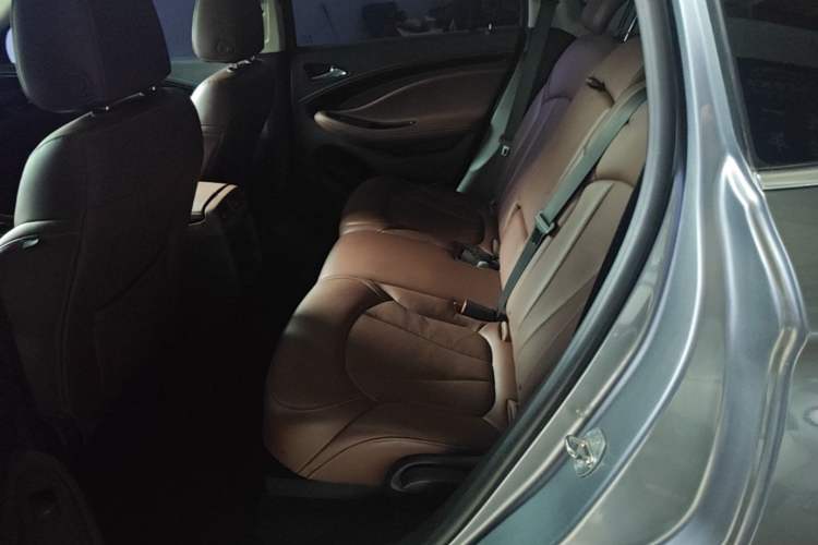 Used Buick Envision 2018 28T Four-Wheel Drive Elite Version Left Rear Seat