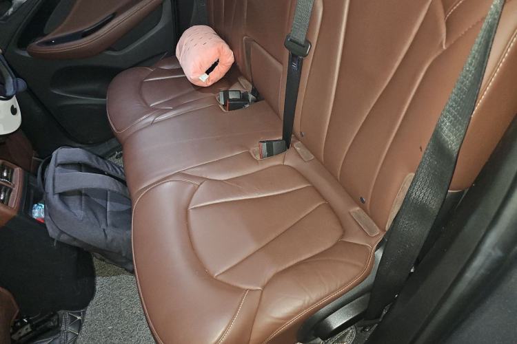 Used Buick Envision 2018 28T Four-Wheel Drive Luxury Model Left Rear Seat