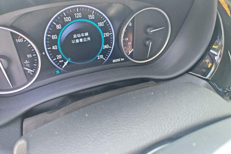 Used Buick Envision 2018 28T Four-Wheel Drive Luxury Model Odometer Close Up