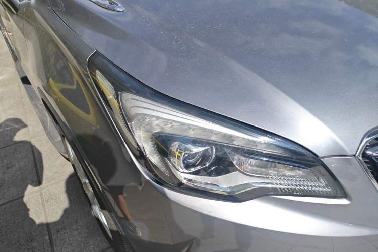 Used Buick Envision 2018 28T Four-Wheel Drive Luxury Model Right Front Headlight