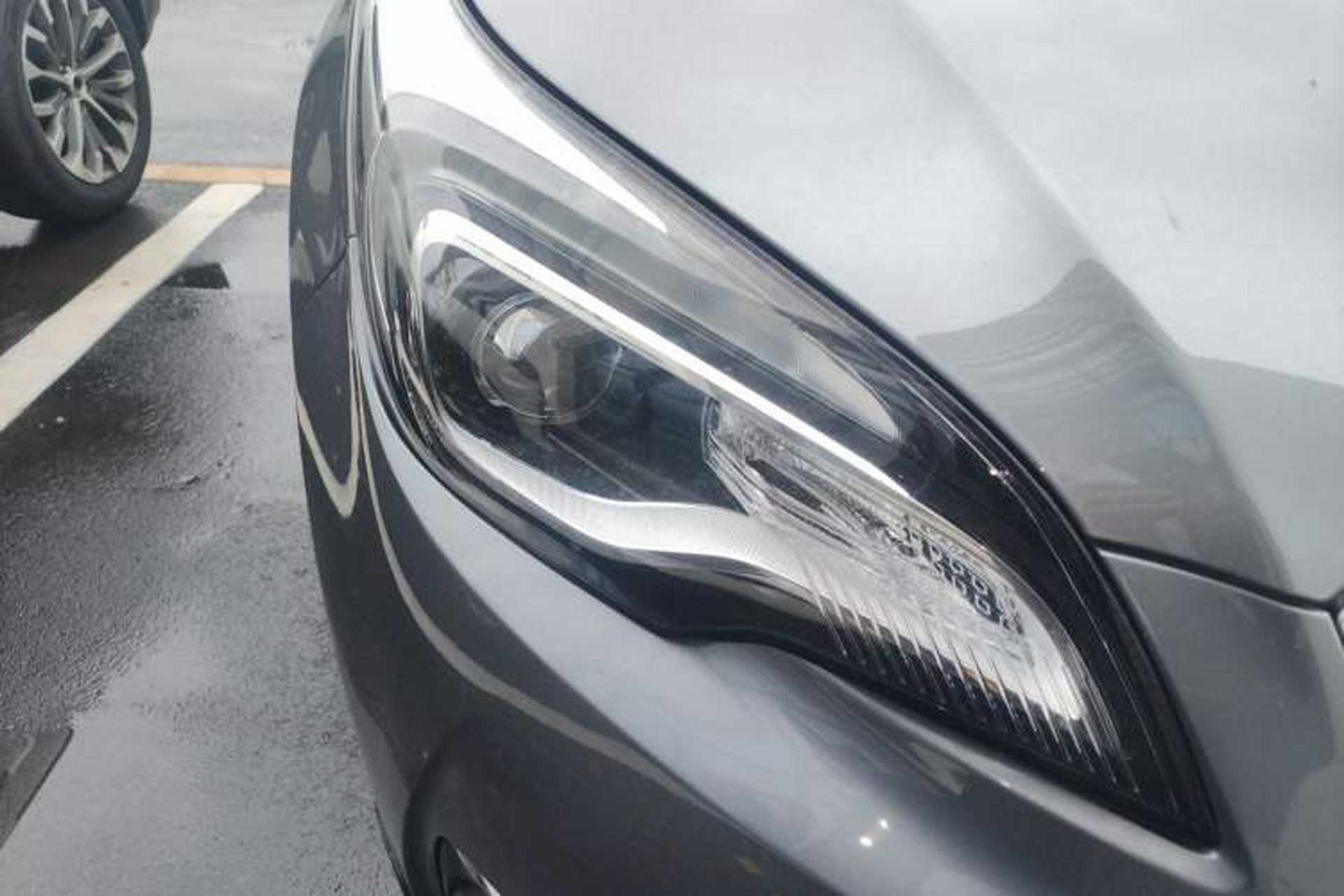 Used Buick Envision 2018 20T Two-Wheel-Drive Elite Model Right Front Headlight