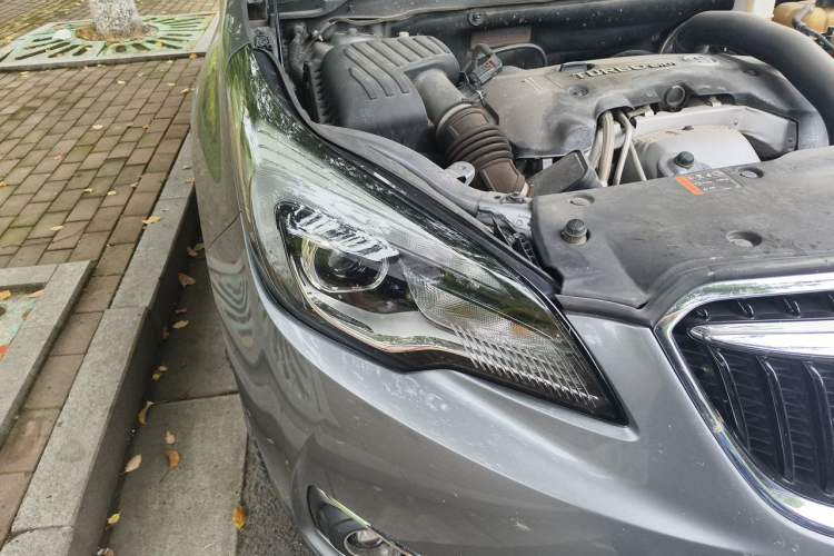 Used Buick Envision 2018 28T Four-Wheel Drive Elite Version Right Front Headlight