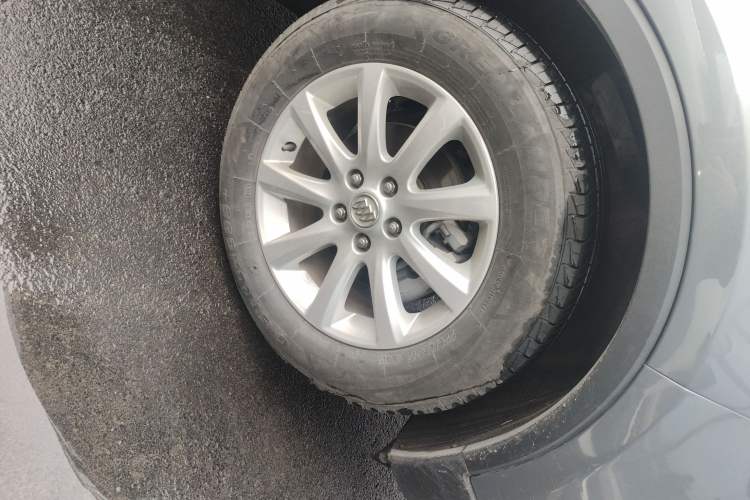 Used Buick Envision 2018 20T Two-Wheel-Drive Elite Model Right Front Wheel Hub