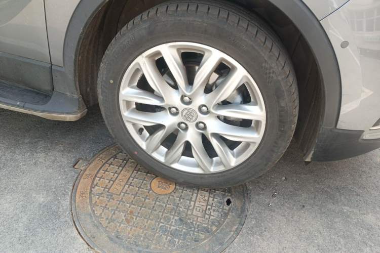 Used Buick Envision 2018 28T Four-Wheel Drive Elite Version Right Front Wheel Hub