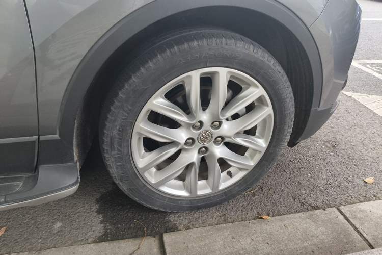 Used Buick Envision 2018 28T Four-Wheel Drive Elite Version Right Front Wheel Hub