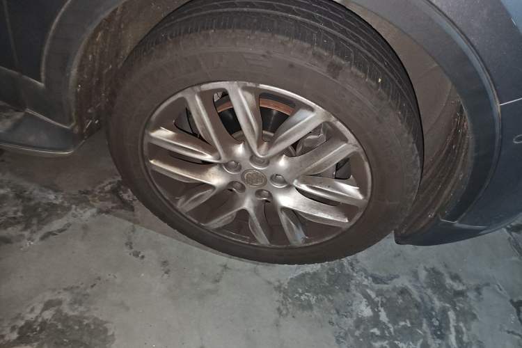 Used Buick Envision 2018 28T Four-Wheel Drive Luxury Model Right Front Wheel Hub