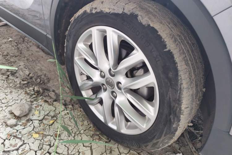 Used Buick Envision 2018 28T Four-Wheel Drive Luxury Model Right Front Wheel Hub