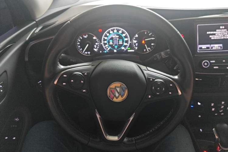 Used Buick Envision 2018 28T Four-Wheel Drive Elite Version Steering Wheel