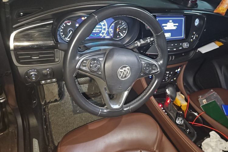 Used Buick Envision 2018 28T Four-Wheel Drive Luxury Model Steering Wheel