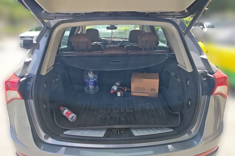 Used Buick Envision 2018 28T Four-Wheel Drive Luxury Model Trunk