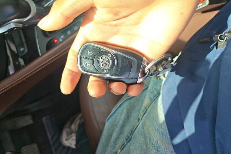 Used Buick Envision 2018 28T Four-Wheel Drive Luxury Model Vehicle Key
