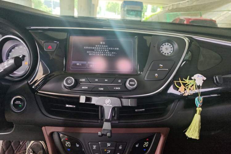 Used Buick Envision 2018 28T Four-Wheel Drive Elite Version Audio And AC Panel