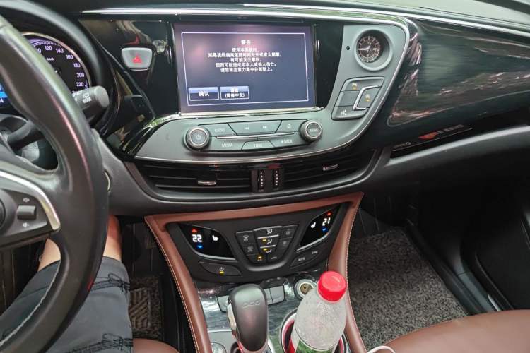 Used Buick Envision 2018 20T Two-Wheel Drive Luxury Model Audio And AC Panel