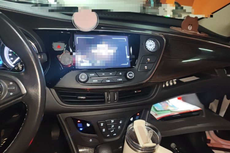 Used Buick Envision 2018 20T Two-Wheel-Drive Elite Model Audio And AC Panel