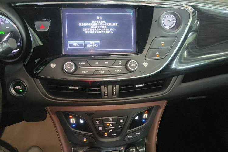 Used Buick Envision 2018 28T Four-Wheel Drive Elite Version Audio And AC Panel