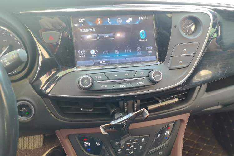 Used Buick Envision 2018 28T Four-Wheel Drive Elite Version Audio And AC Panel