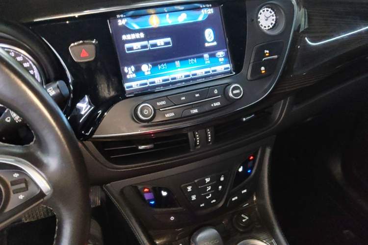 Used Buick Envision 2018 20T Two-Wheel-Drive Elite Model Audio And AC Panel