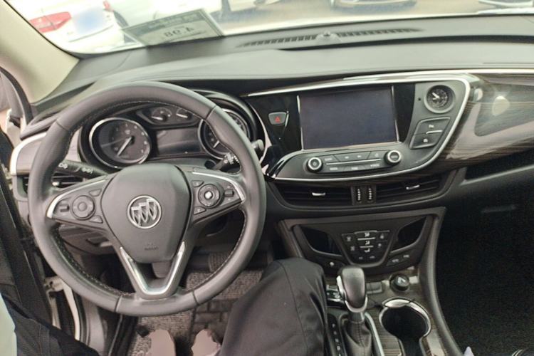 Used Buick Envision 2018 20T Two-Wheel-Drive Elite Model Center Console