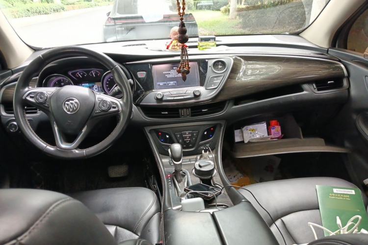 Used Buick Envision 2018 20T Two-Wheel-Drive Elite Model Center Console
