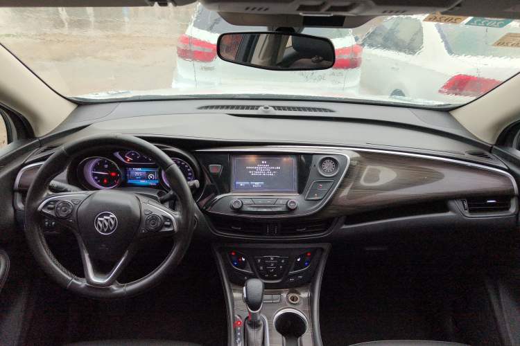 Used Buick Envision 2018 20T Two-Wheel-Drive Elite Model Center Console