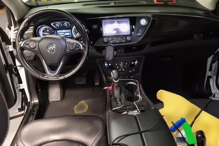 Used Buick Envision 2018 20T Two-Wheel-Drive Elite Model Center Console