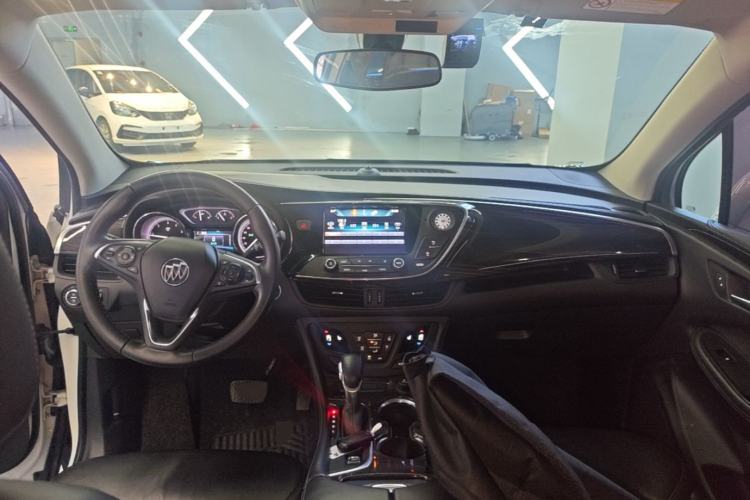 Used Buick Envision 2018 20T Two-Wheel-Drive Elite Model Center Console