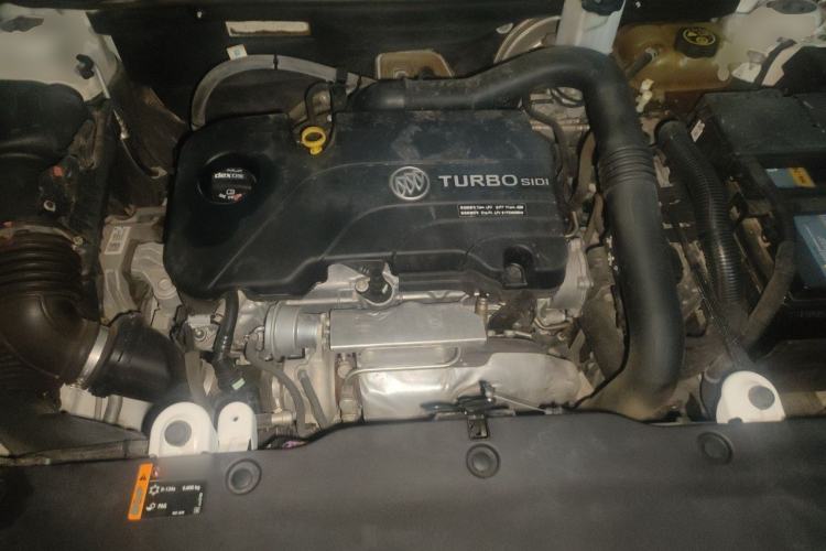 Used Buick Envision 2018 20T Two-Wheel Drive Luxury Model Engine Bay