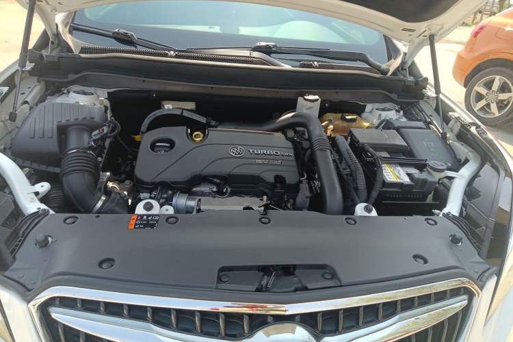 Used Buick Envision 2018 20T Two-Wheel-Drive Elite Model Engine Bay