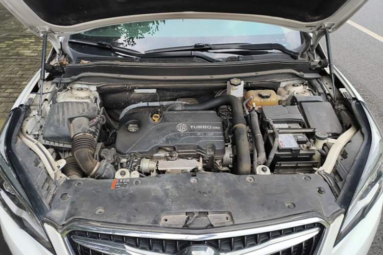 Used Buick Envision 2018 20T Two-Wheel-Drive Elite Model Engine Bay