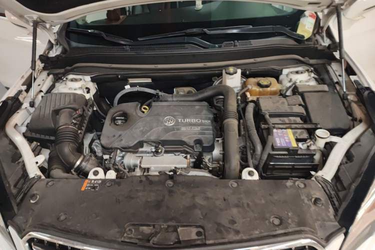 Used Buick Envision 2018 20T Two-Wheel-Drive Elite Model Engine Bay