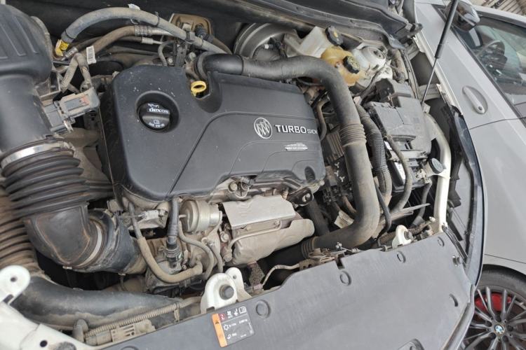 Used Buick Envision 2018 20T Two-Wheel-Drive Elite Model Engine Bay