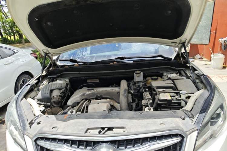 Used Buick Envision 2018 28T Four-Wheel Drive Elite Version Engine Bay