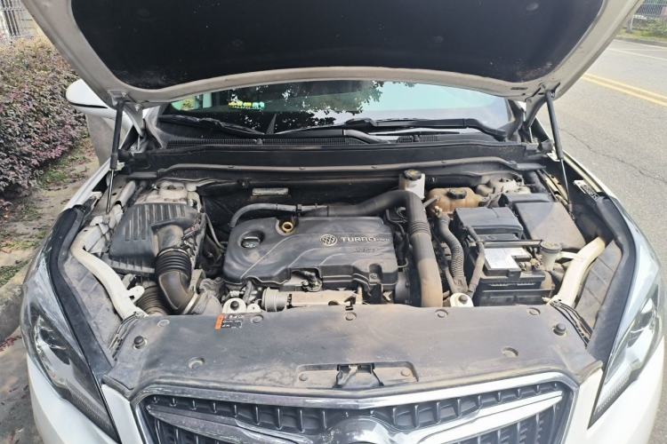 Used Buick Envision 2018 20T Two-Wheel Drive Luxury Model Engine Bay