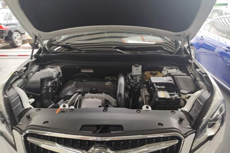 Used Buick Envision 2018 28T Four-Wheel Drive Elite Version Engine Bay
