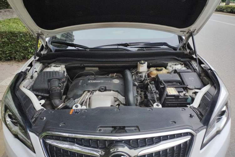 Used Buick Envision 2018 28T Four-Wheel Drive Luxury Model Engine Bay