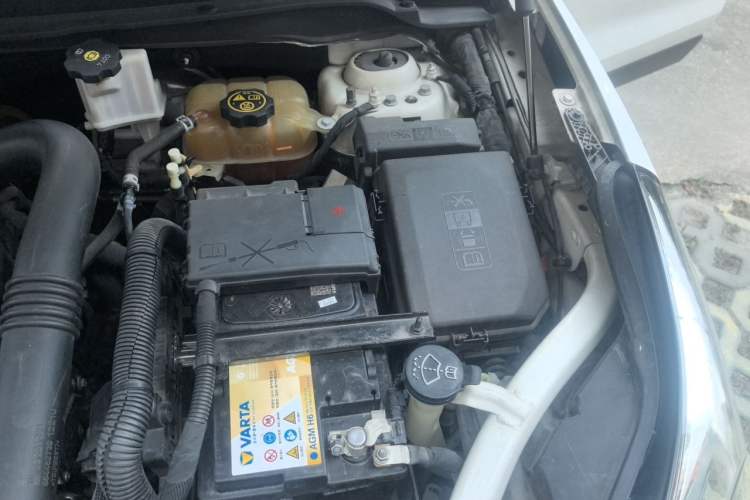 Used Buick Envision 2018 20T Two-Wheel-Drive Elite Model Engine Bay Left