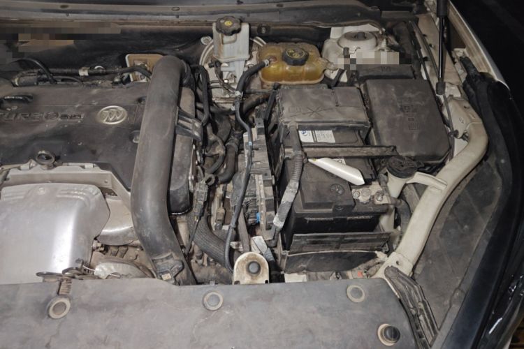 Used Buick Envision 2018 28T Four-Wheel Drive Luxury Model Engine Bay Left