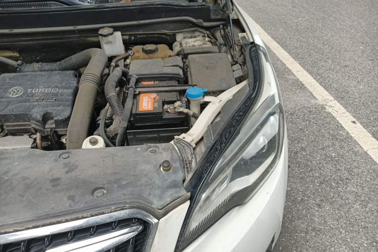 Used Buick Envision 2018 20T Two-Wheel-Drive Elite Model Engine Bay Left