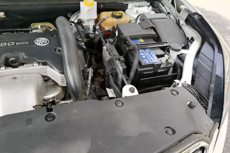Used Buick Envision 2018 20T Two-Wheel-Drive Elite Model Engine Bay Left