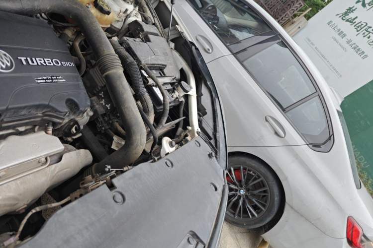 Used Buick Envision 2018 20T Two-Wheel-Drive Elite Model Engine Bay Left