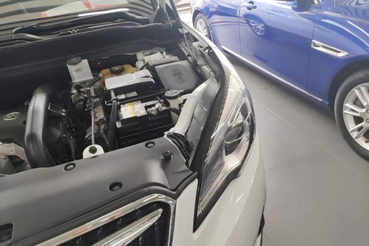 Used Buick Envision 2018 28T Four-Wheel Drive Elite Version Engine Bay Left
