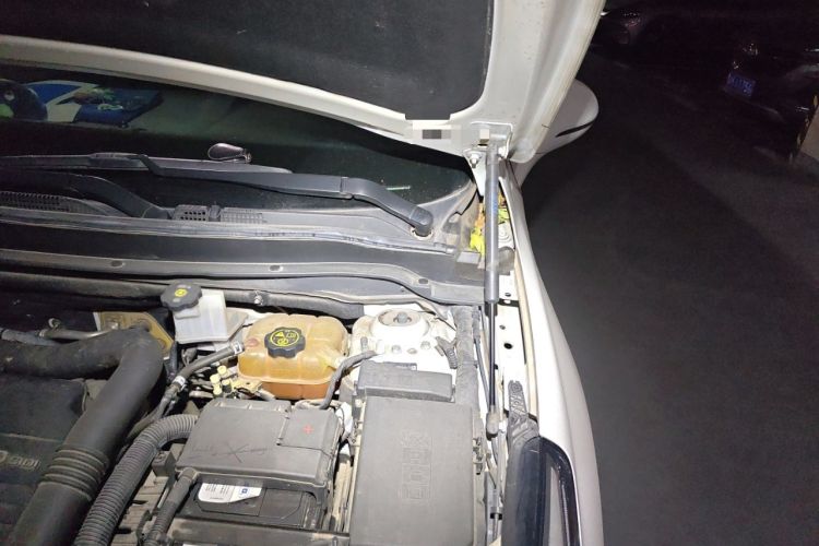 Used Buick Envision 2018 20T Two-Wheel-Drive Elite Model Engine Bay Left