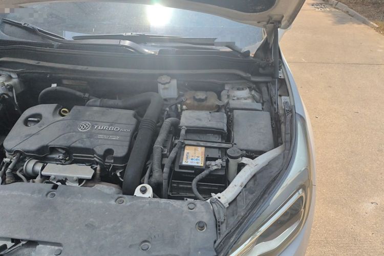 Used Buick Envision 2018 20T Two-Wheel-Drive Elite Model Engine Bay Left