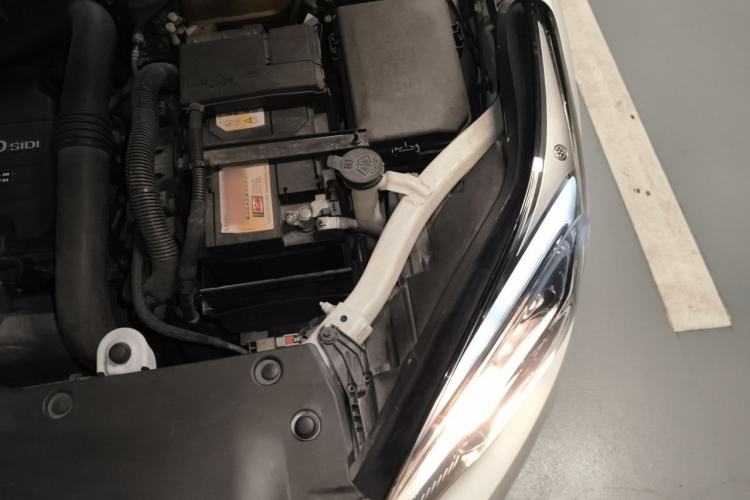 Used Buick Envision 2018 20T Two-Wheel-Drive Elite Model Engine Bay Left