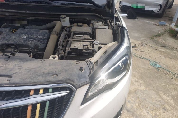 Used Buick Envision 2018 20T Two-Wheel-Drive Elite Model Engine Bay Left